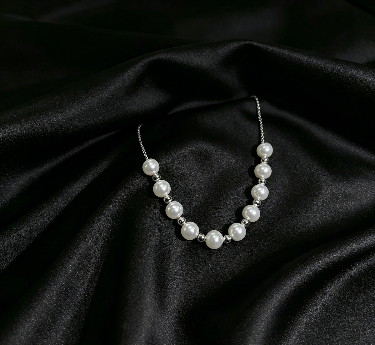 Aster pearl and silver bead necklace