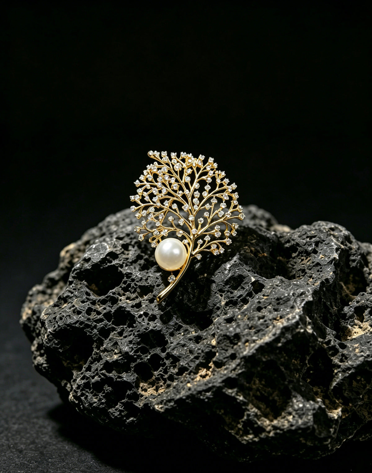 Arbor white freshwater pearl tree brooch