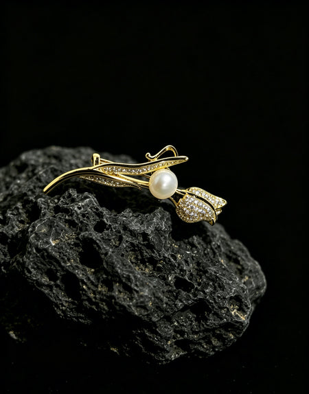 Tulipa white freshwater pearl floral branch brooch