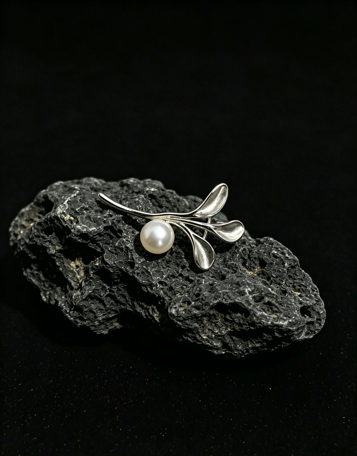 Sylva white freshwater pearl branch brooch