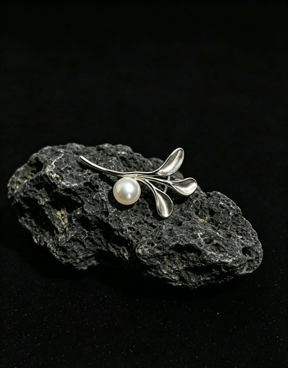 Sylva white freshwater pearl branch brooch