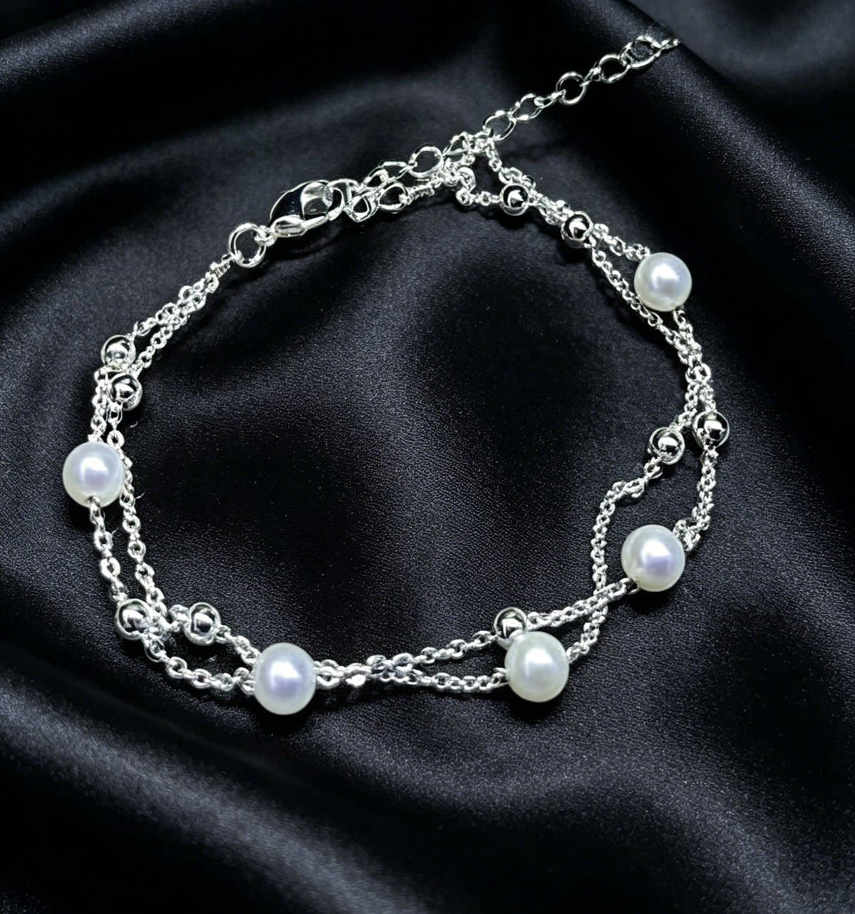 Lyric white pearl double-chain bracelet product view