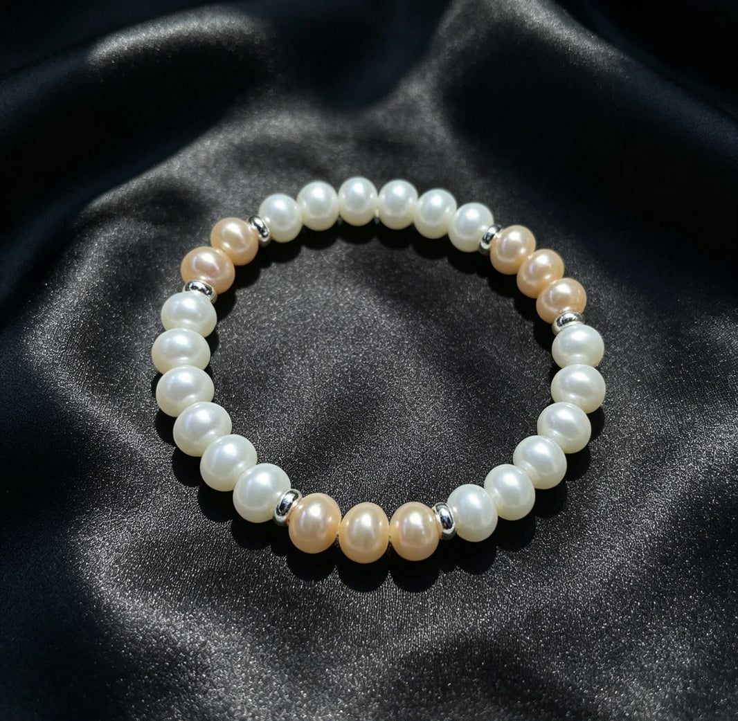 Peaches white and peach pearl stretch bracelet product view