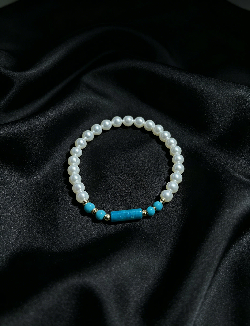 Azure white pearl and blue accent bracelet product view