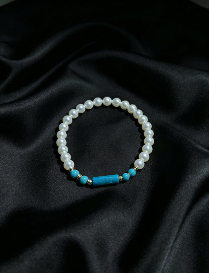 Azure white pearl and blue accent bracelet product view