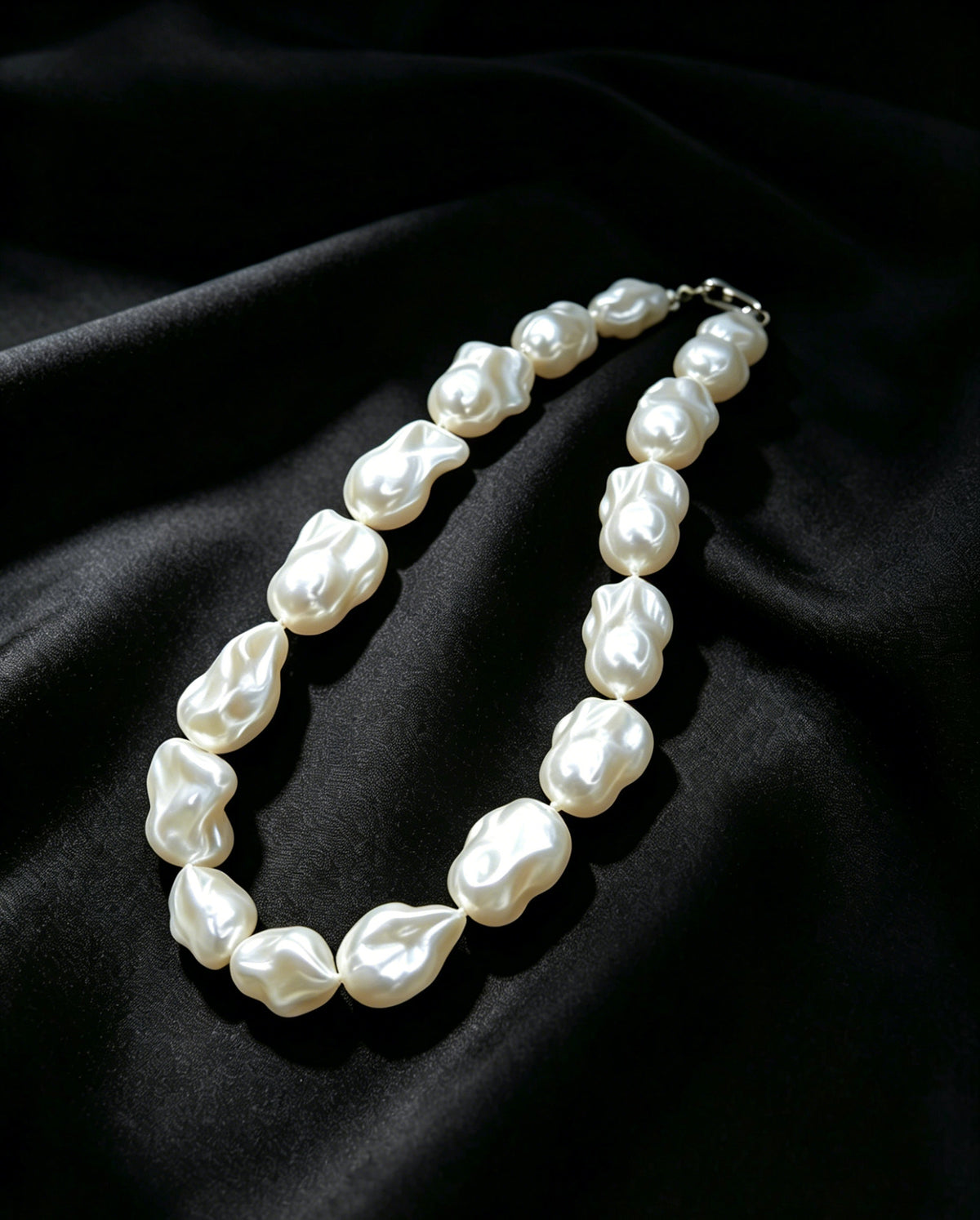 Calista large baroque pearl necklace