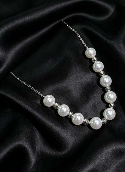 VARI Elara nine-pearl station necklace product view