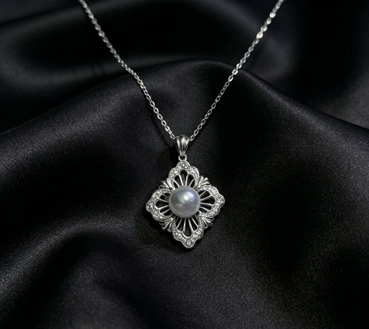 VARI Flora filigree freshwater pearl pendant necklace