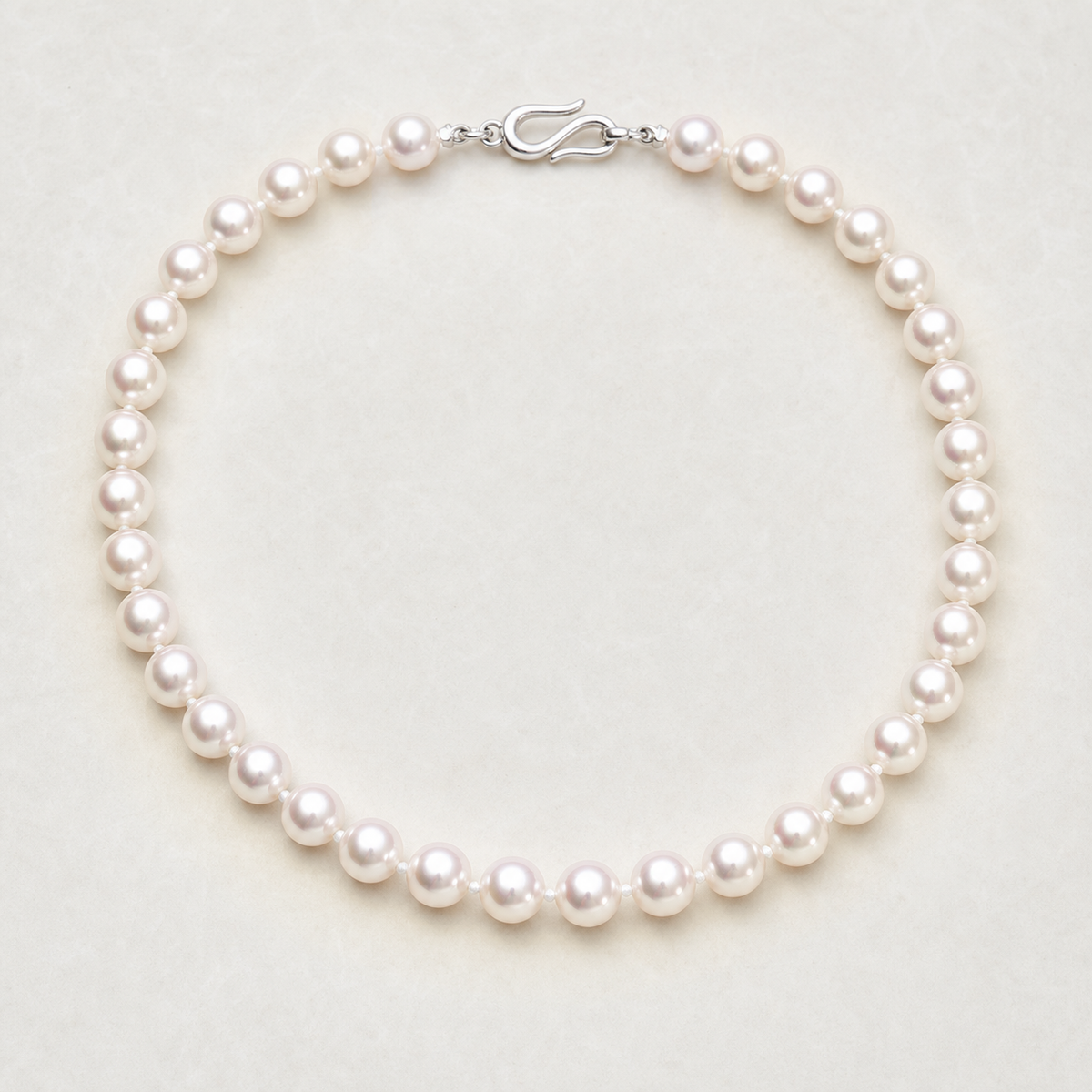 VARI Luna 10-11mm Japanese Akoya pearl necklace in Ivory, complete strand with clasp
