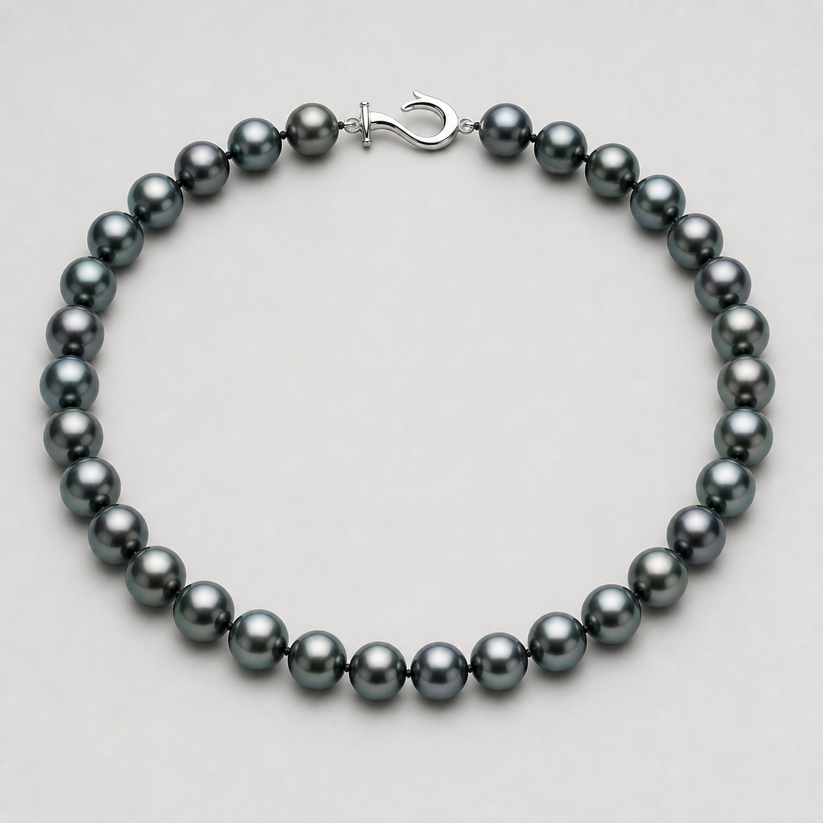 VARI Luna 10-11mm Tahitian South Sea pearl necklace with visible clasp