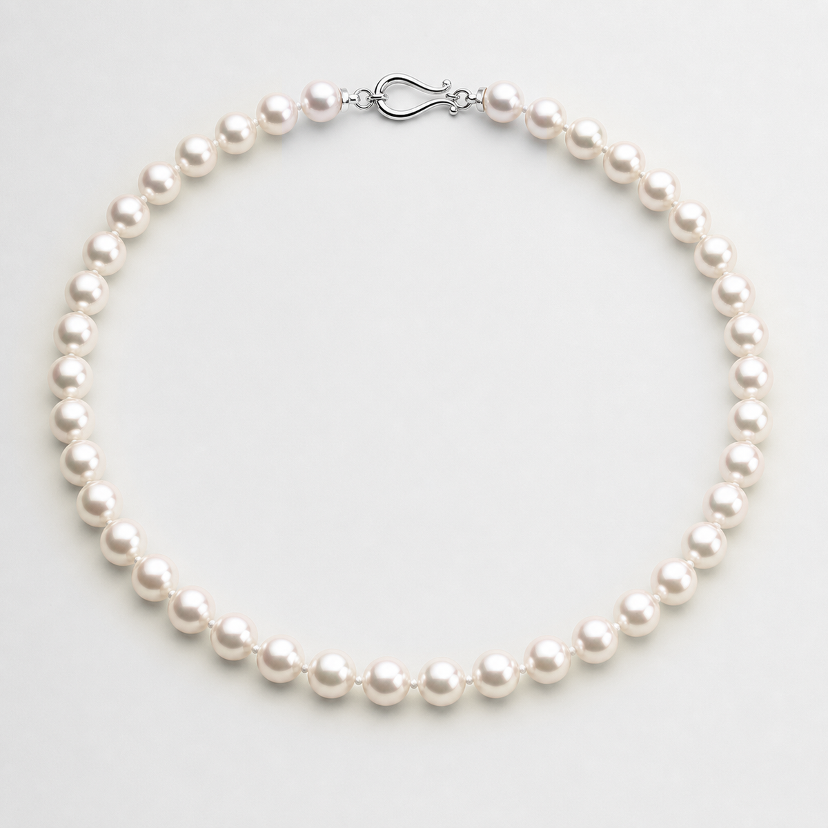 VARI Luna 9-10mm Japanese Akoya pearl necklace in Ivory, complete strand with clasp