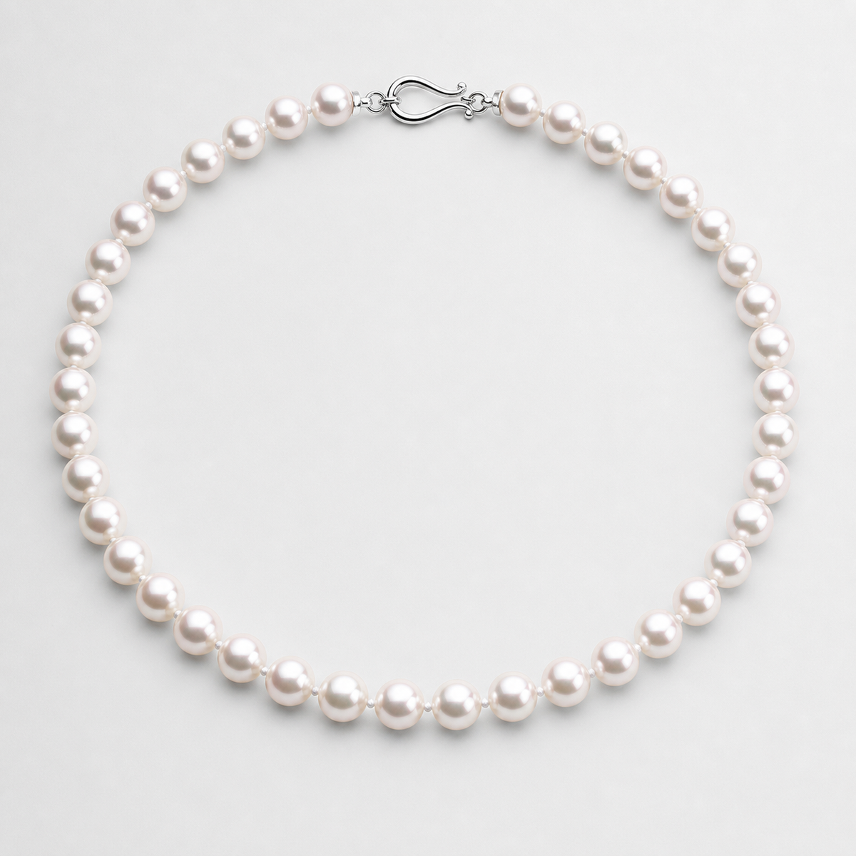 VARI Luna 9-10mm Japanese Akoya pearl necklace in White, complete strand with clasp