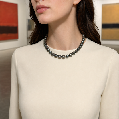 VARI Luna 9-10mm Tahitian South Sea Pearl Necklace wearing scene