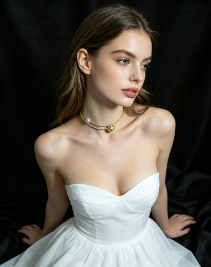 Oriana two tone pearl collar necklace on model
