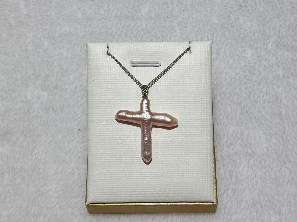 VARI Lucky Charm supplemental image from faith-20-25mm-pink-biwa-pearl-cross-pendant 3