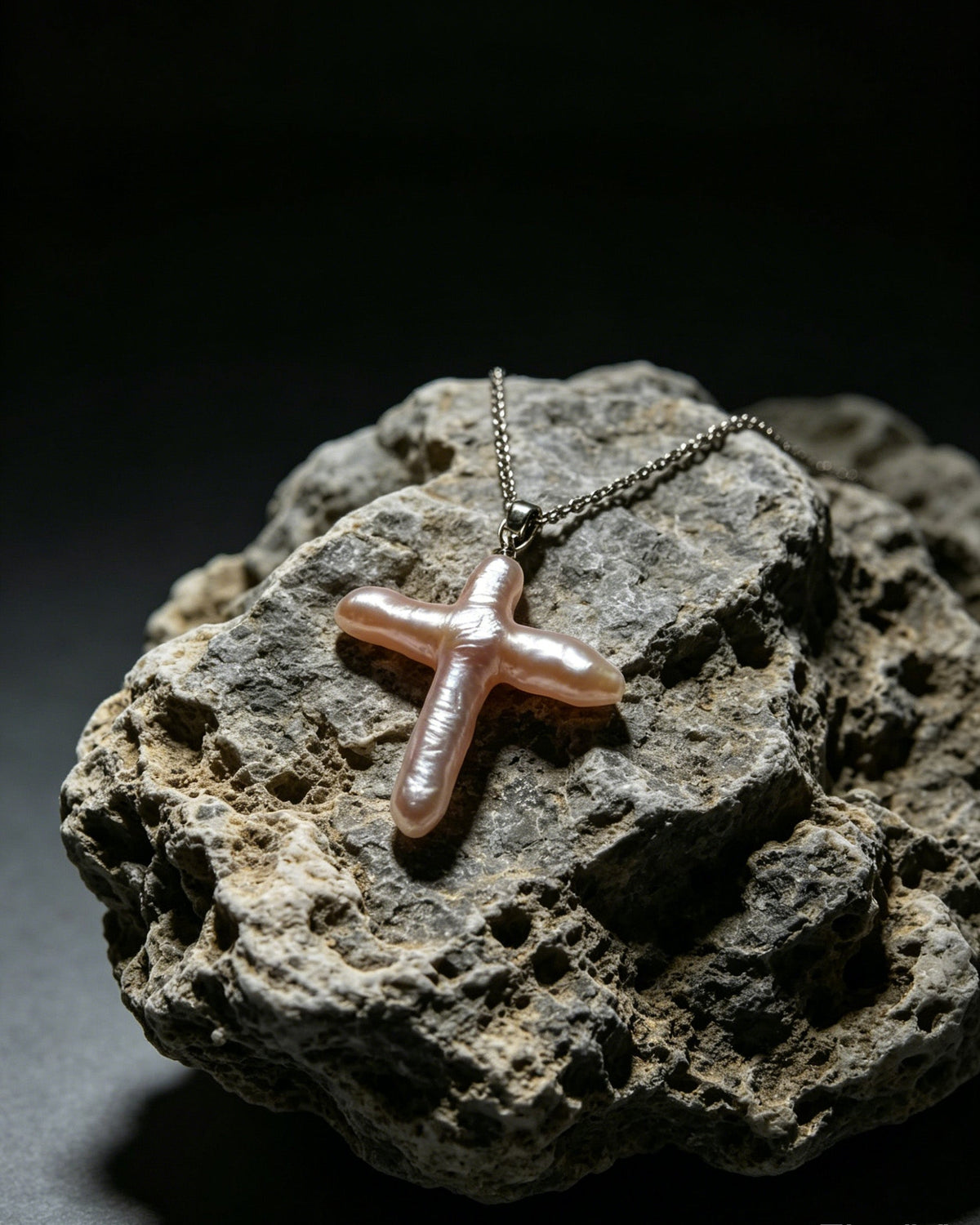 VARI Lucky Charm supplemental image from faith-20-25mm-pink-biwa-pearl-cross-pendant 1