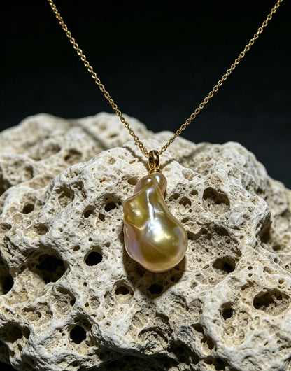 VARI Baroque supplemental image from liora-25-35mm-golden-baroque-freshwater-pearl-pendant 1
