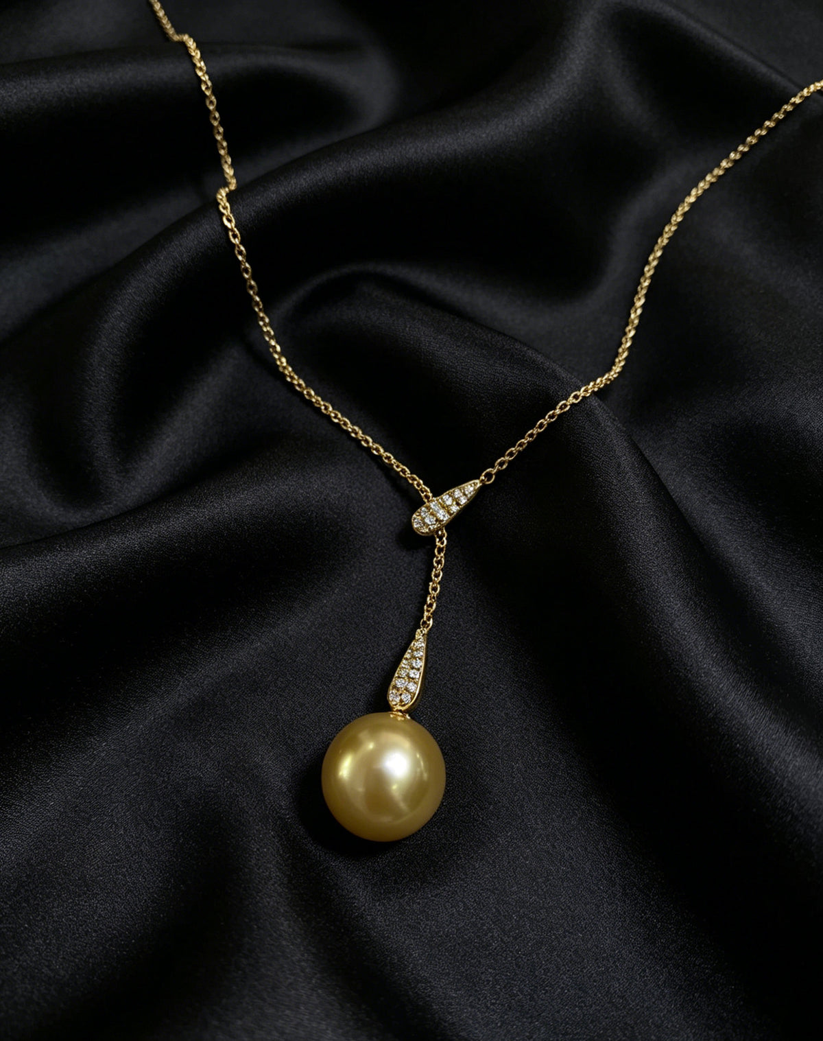 Aurea golden pearl lariat pendant