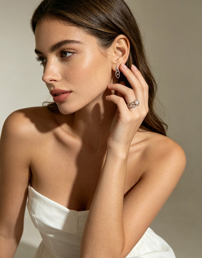 Constellation pearl lattice ring worn