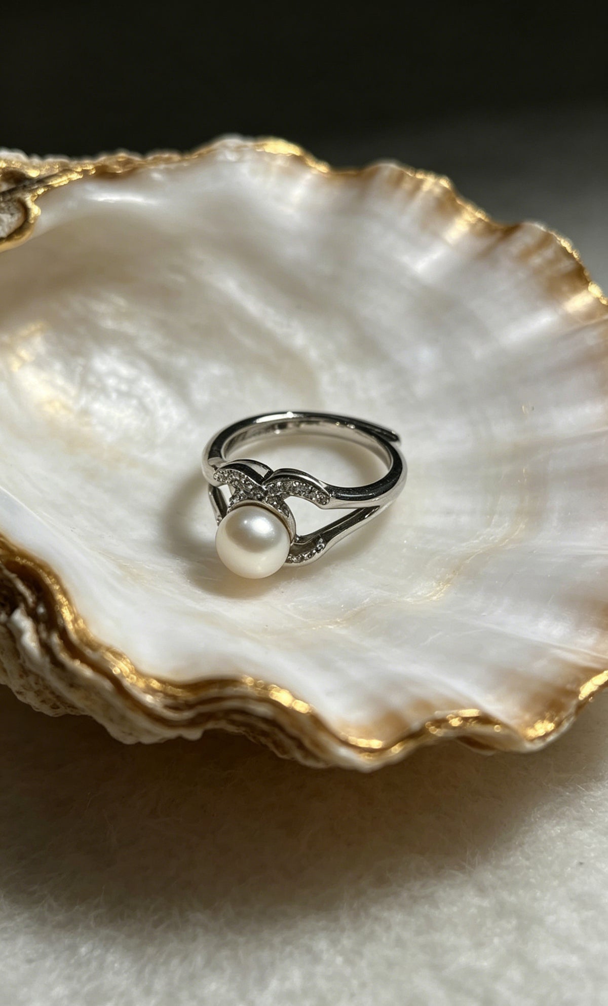 Tidal white freshwater pearl wave accent ring