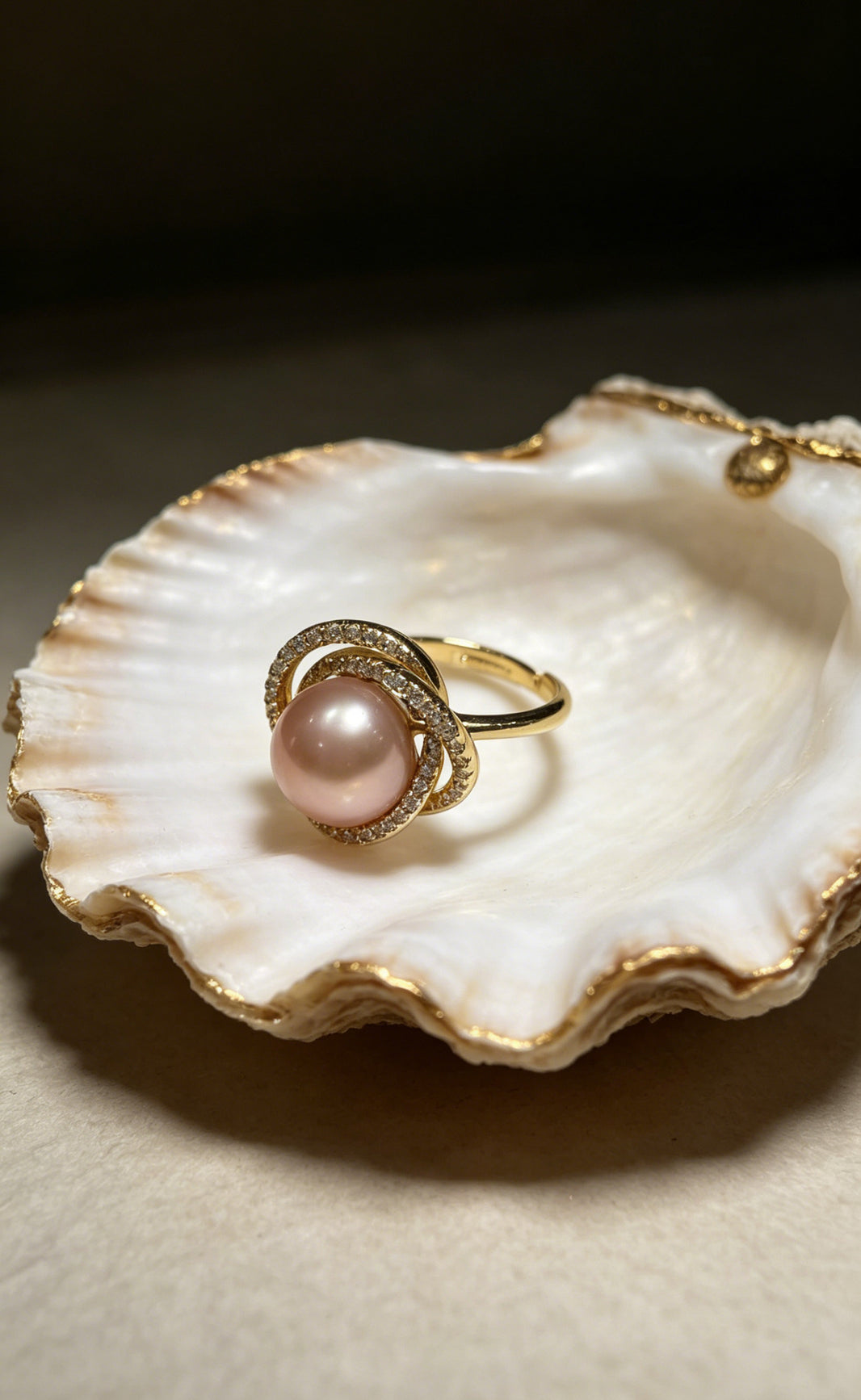 Orbita rose freshwater pearl interlaced halo ring