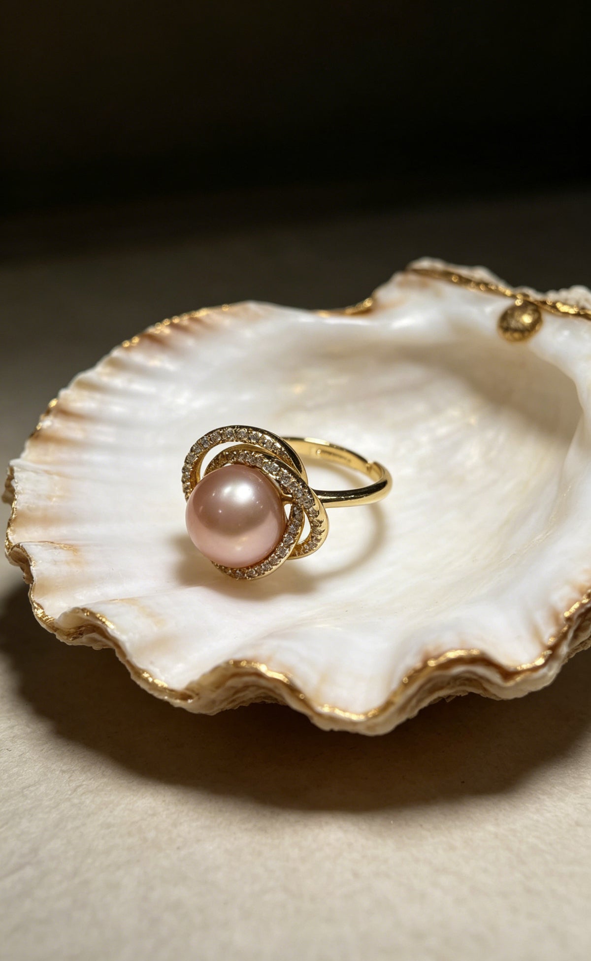 Orbita rose freshwater pearl interlaced halo ring