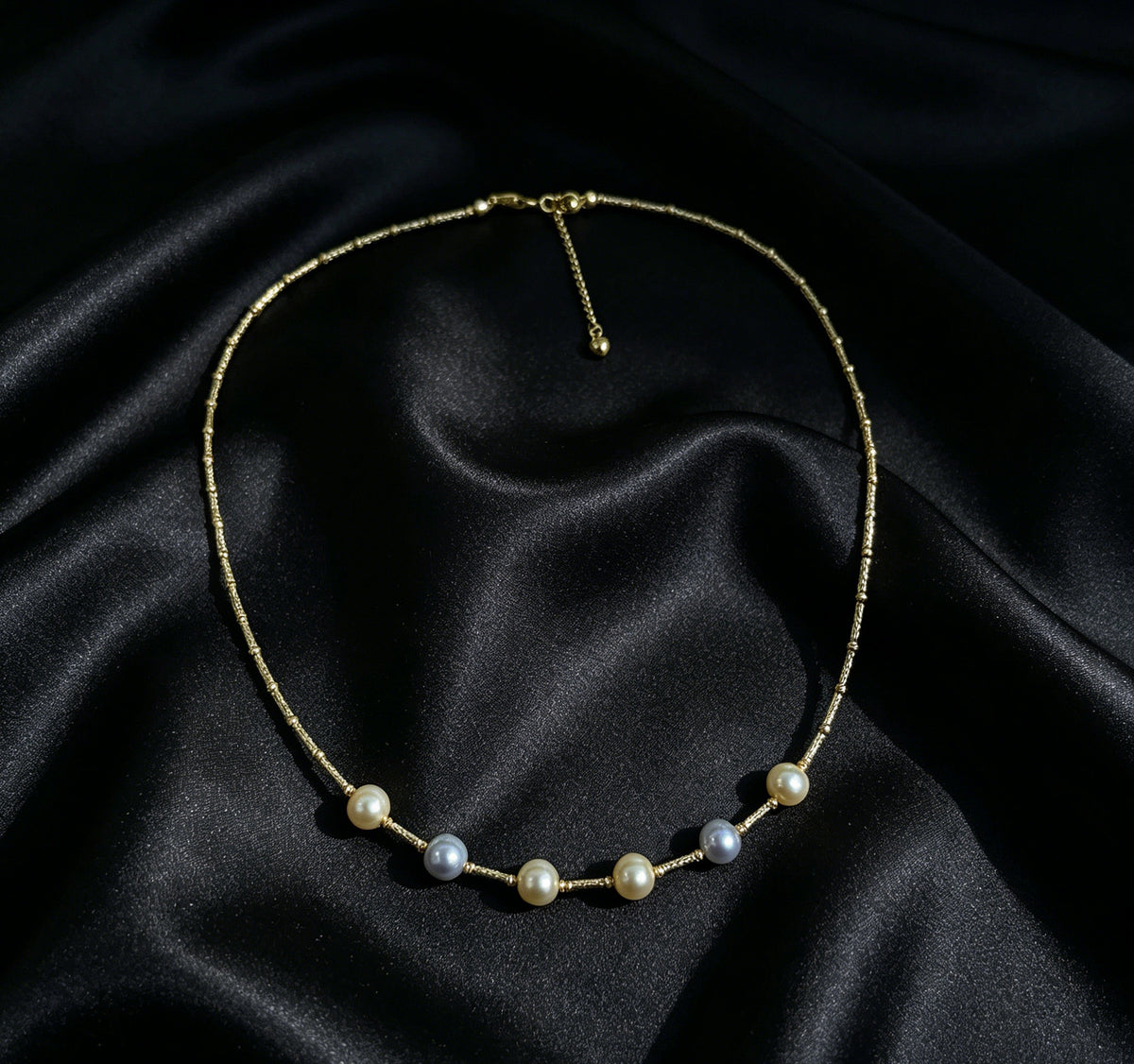 VARI Sola seven-pearl multicolor freshwater pearl necklace