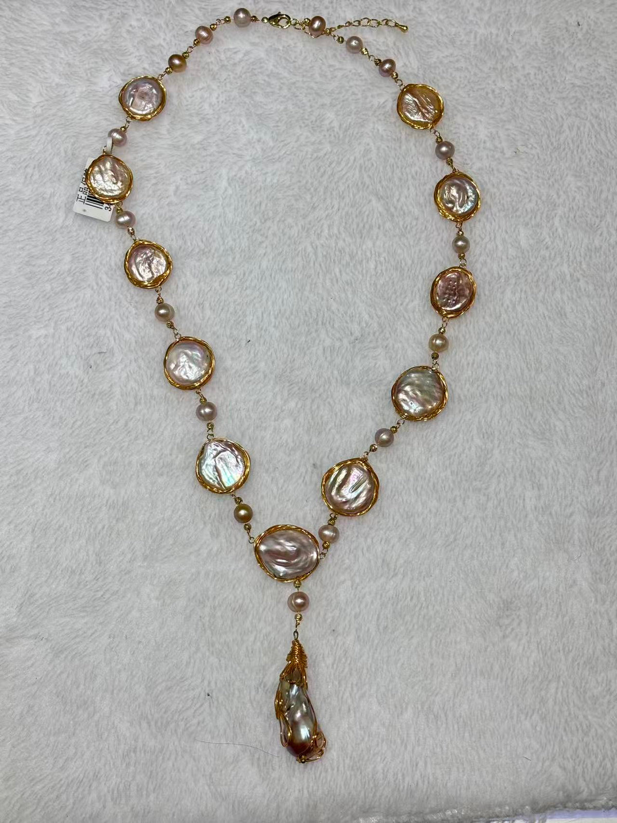 VARI Solenne baroque coin pearl statement necklace detail