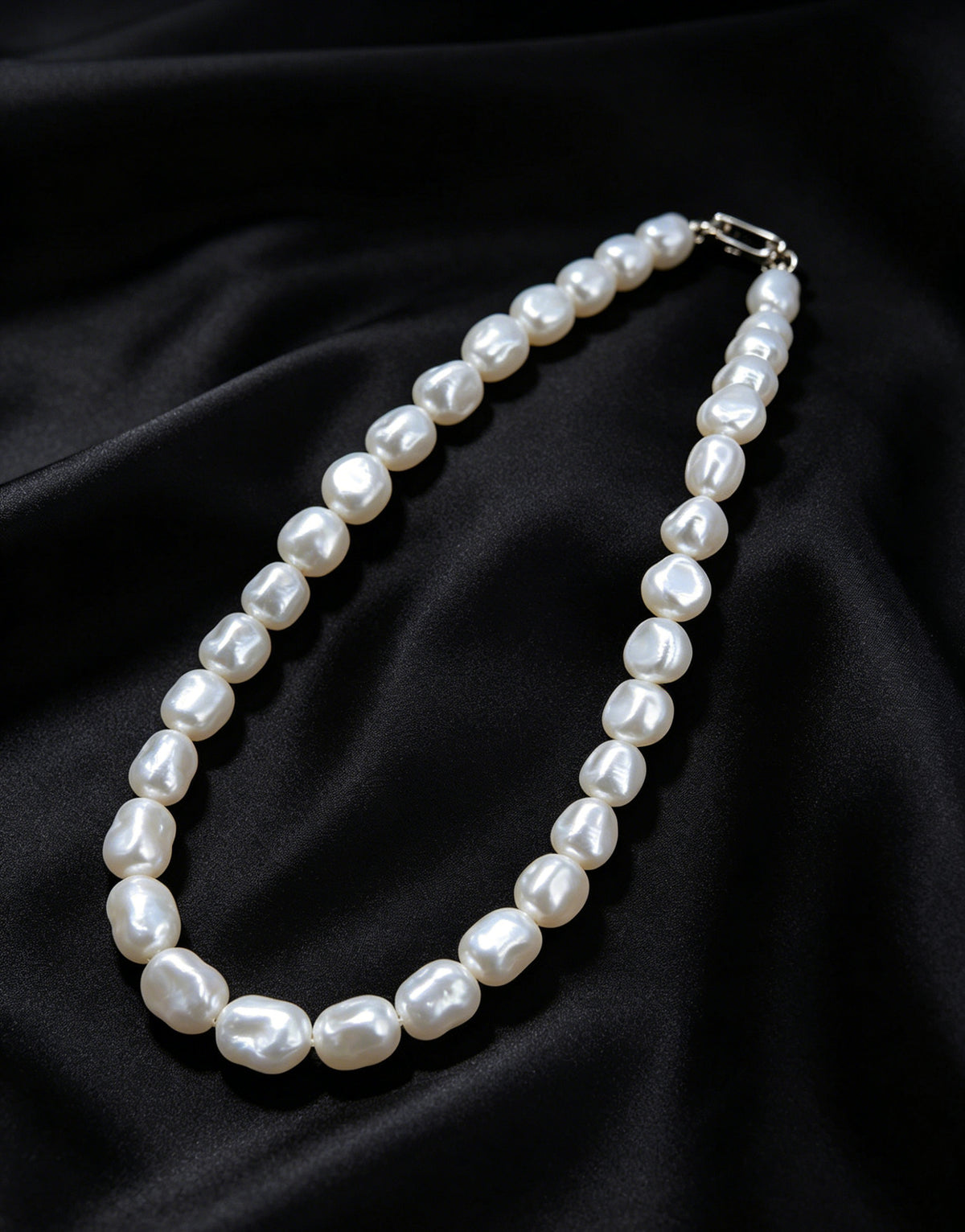 Thalia baroque pearl toggle necklace