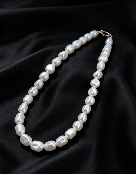 Thalia baroque pearl toggle necklace