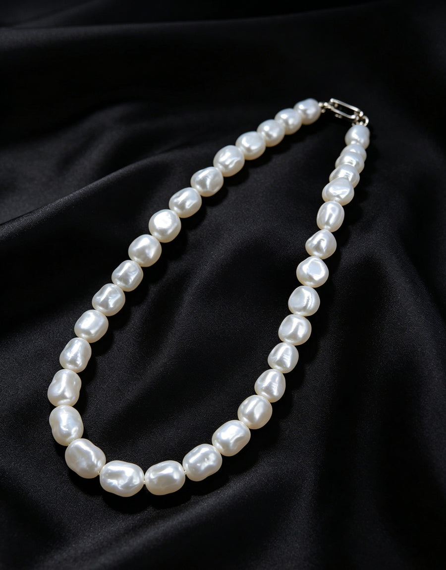 Thalia baroque pearl toggle necklace